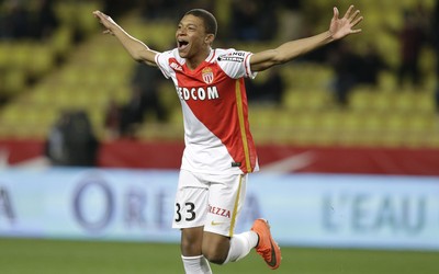 欧亿电竞精华-巴西队更衣室赛后球员互相指责